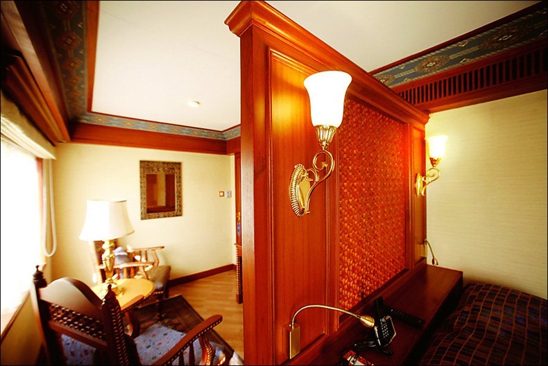 12 Как в Индии богатые люди ездят по железной дороге