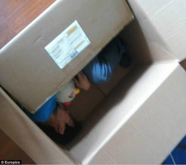 в неудачном розыгрыше попытались обвинить курьеров china jok 4