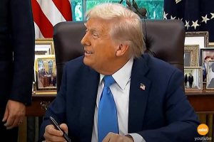 Трамп установил сбор в 100 тысяч долларов за рабочие визы США для иностранцев