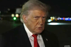 Трамп повысил введенные для всех стран пошлины с 10% до 15% после Верховного суда США об отмене