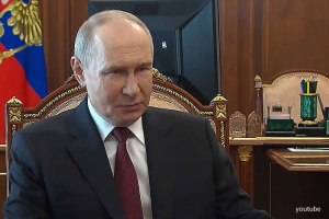 Путин подписал несколько принятых Думой репрессивных законов