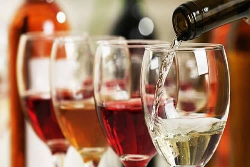 Китайские ученые: шампанское, красное и белое вино снижают риск заражения коронавирусом