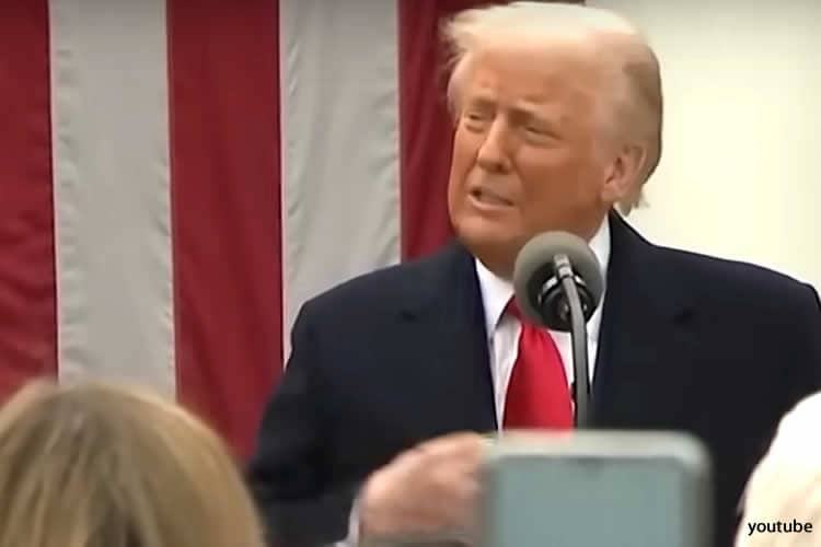 Может Трампу лучше бы начать глобальный бедлам в "День дурака"?
